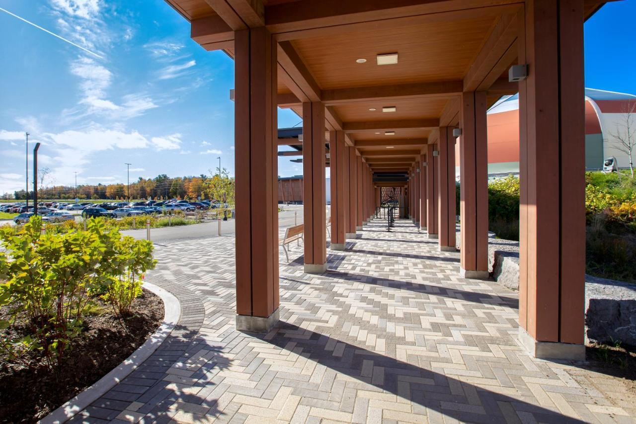 Great Blue Heron Hotel Port Perry Exterior photo