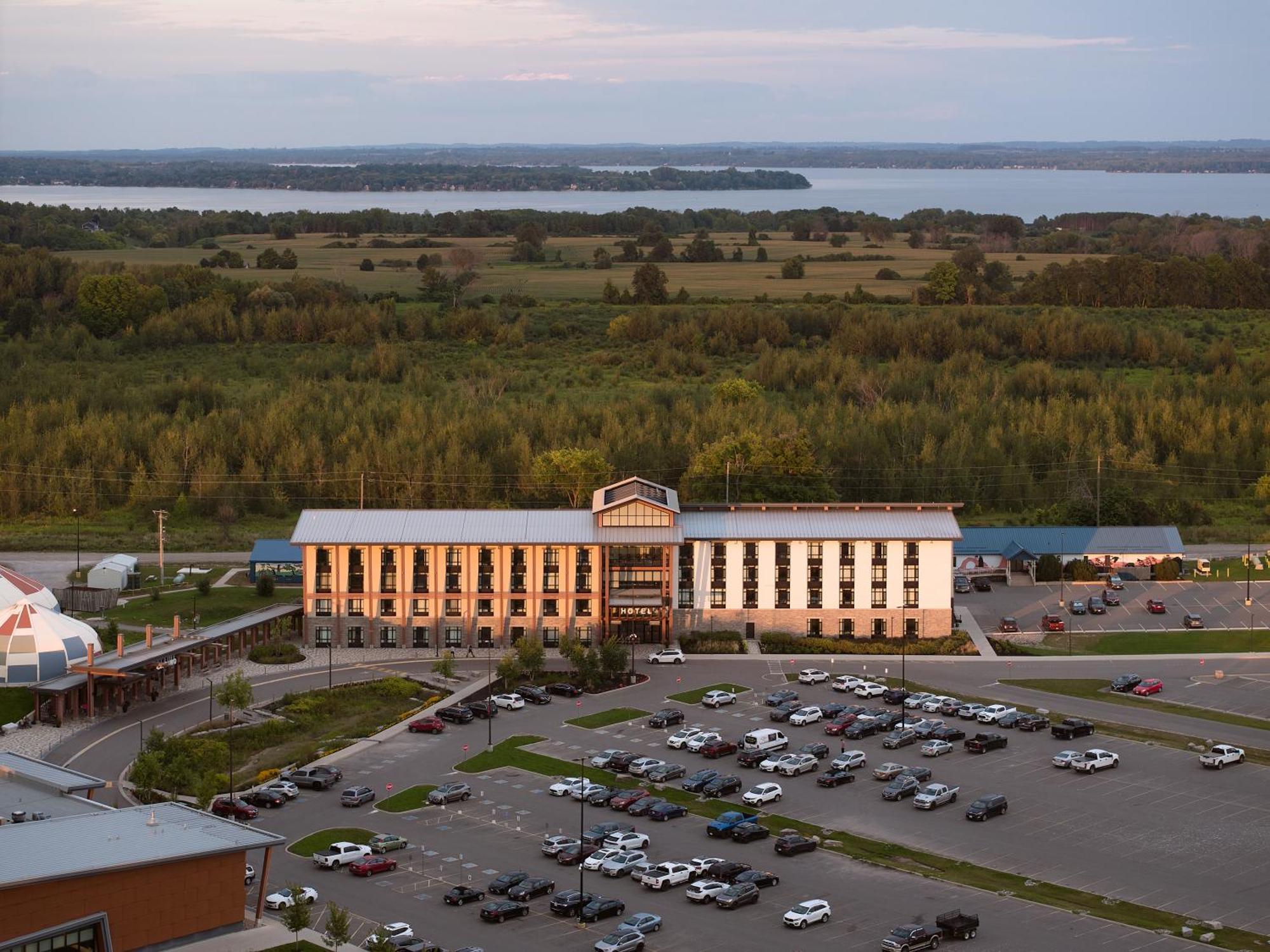 Great Blue Heron Hotel Port Perry Exterior photo